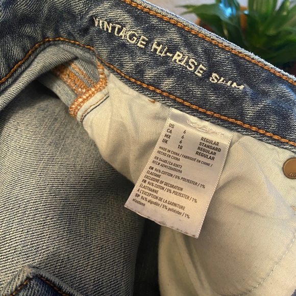 American Eagle Vintage Hi-Rise Slim Distressed Jeans - Picture 6 of 6